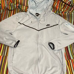 Nike athletic long sleeve embroidered logo size 2 XL fast shipping